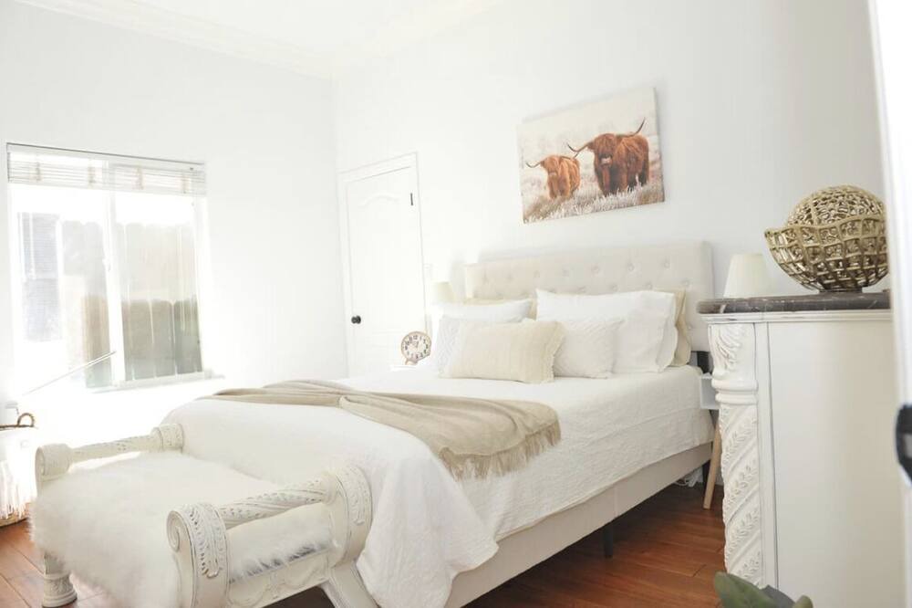 Photo of Bedroom in Rosedale