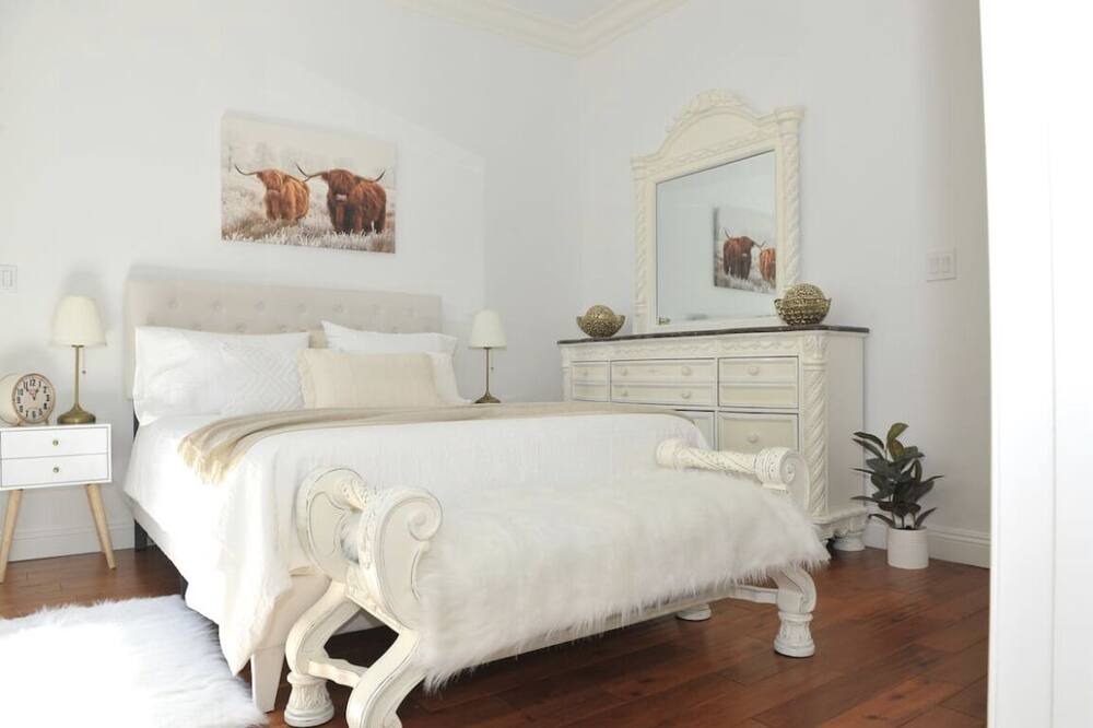 Photo of Bedroom in Rosedale