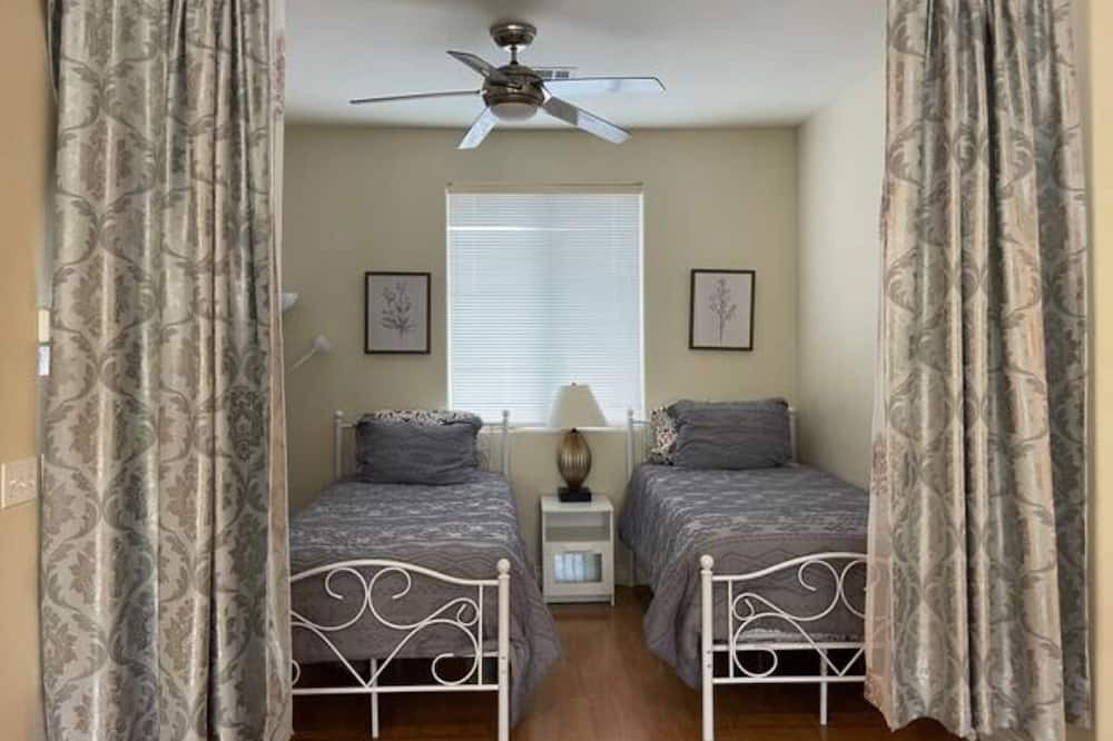 Photo of Bedroom in Summerlin South
