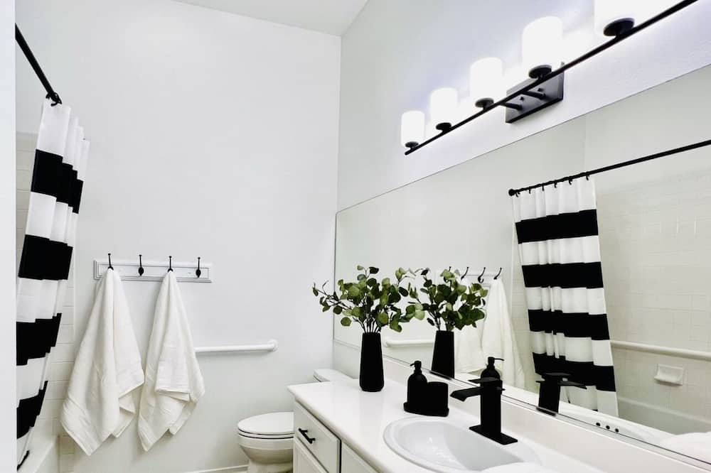 Photo of Bathroom in Summerlin