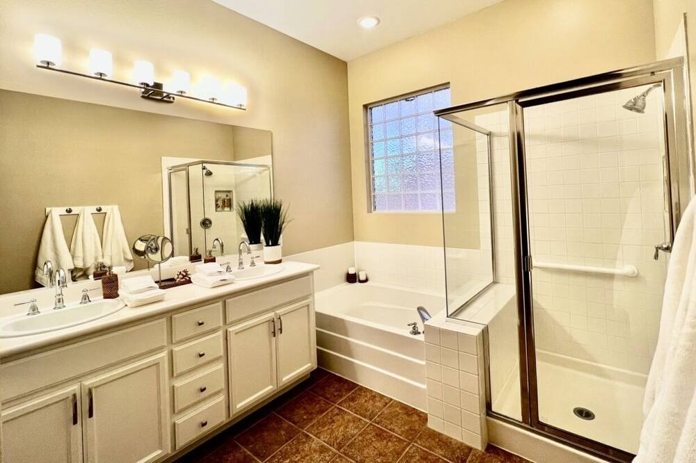 Photo of Bathroom in Summerlin