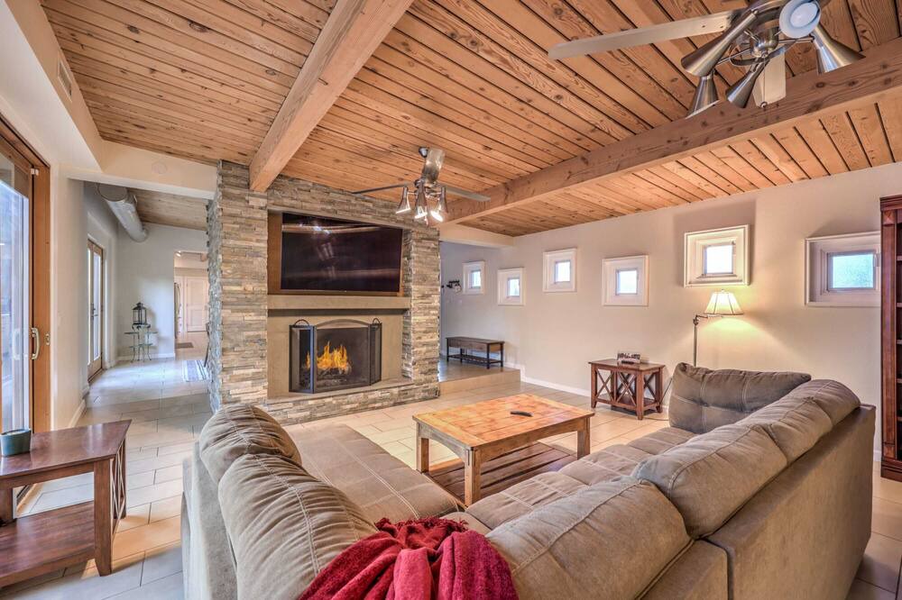 Photo of Livingroom in Rancho Oakey