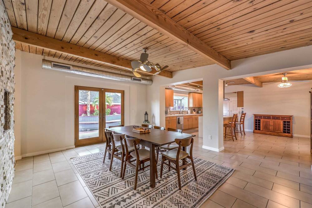 Photo of Livingroom in Rancho Oakey