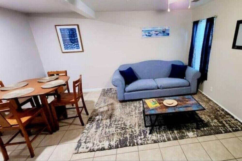 Photo of Livingroom in Exeter