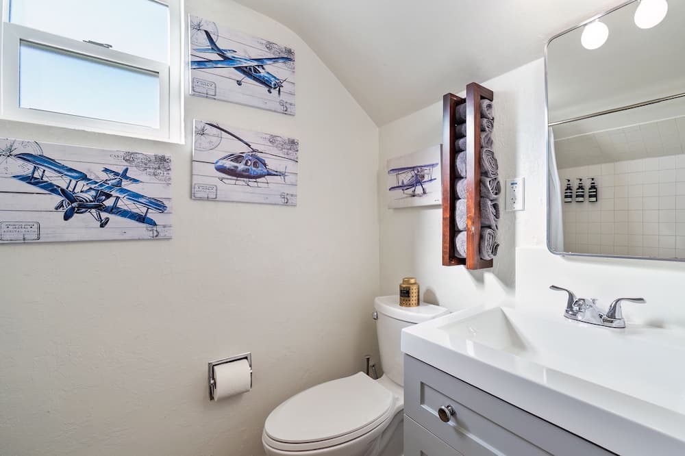 Photo of Bathroom in Midtown