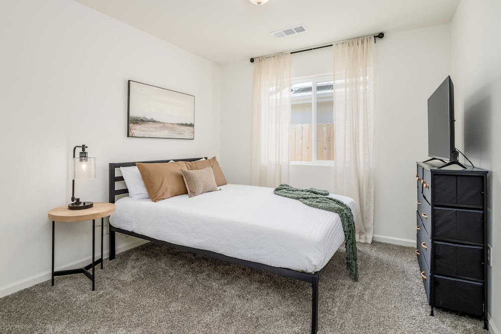 Photo of Bedroom in Hanford