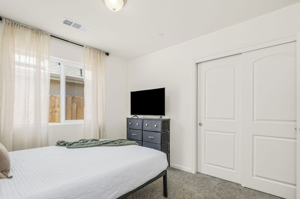 Photo of Bedroom in Hanford
