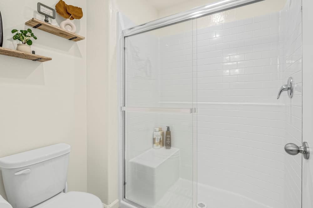 Photo of Bathroom in Hanford