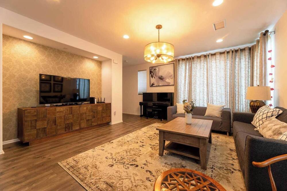 Photo of Livingroom in Glendora
