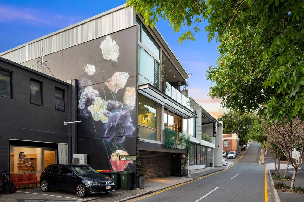 Photo of Outdoor in Bowen Hills