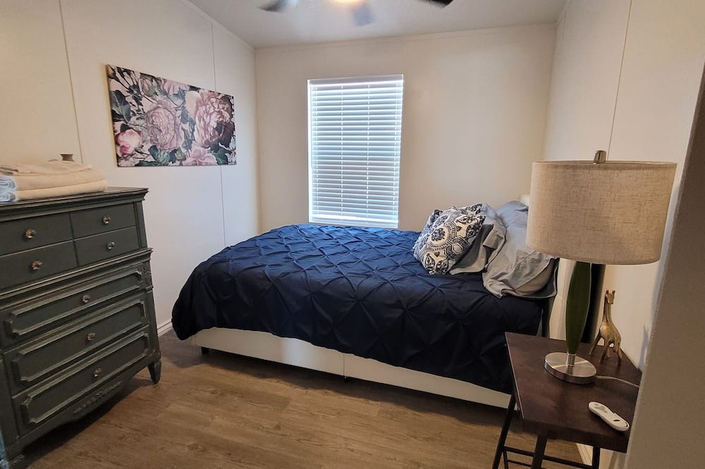 Photo of Bedroom in Cienega Springs