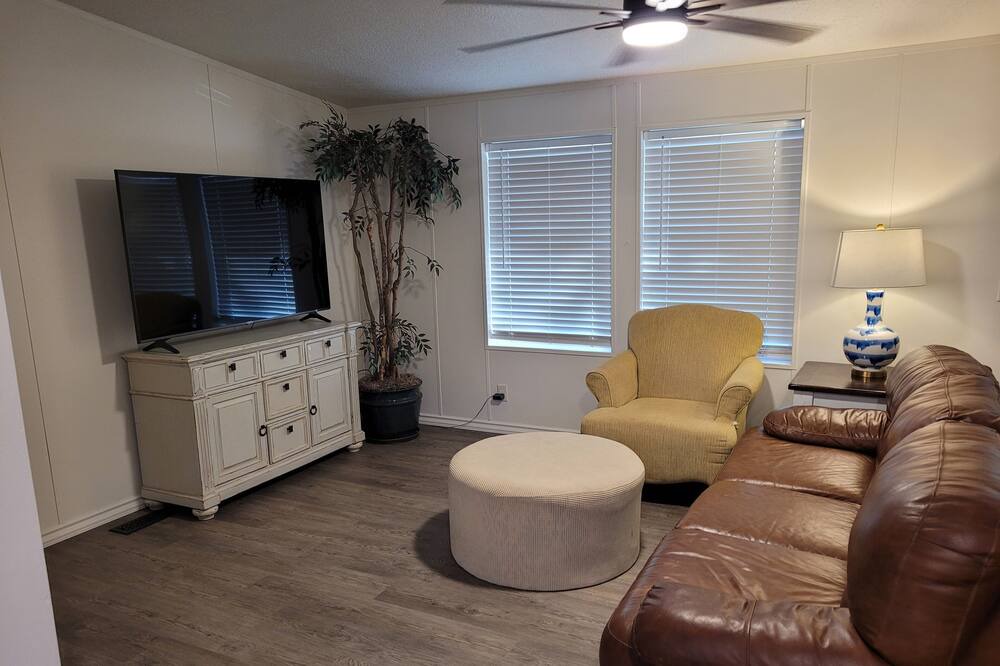 Photo of Livingroom in Cienega Springs