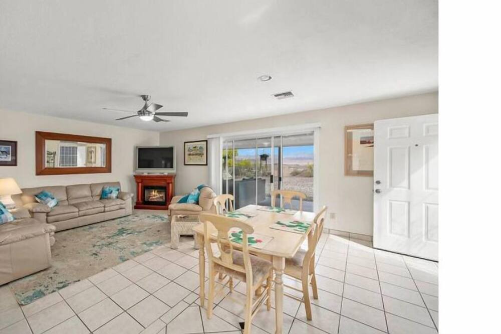 Photo of Bedroom in Cienega Springs