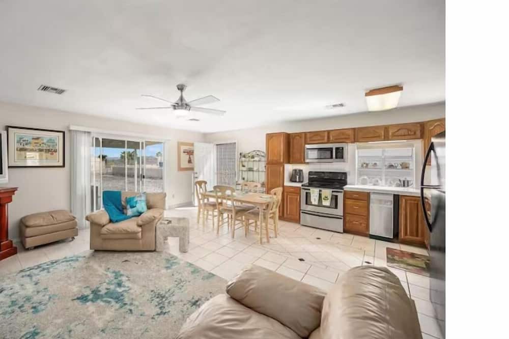 Photo of Bedroom in Cienega Springs