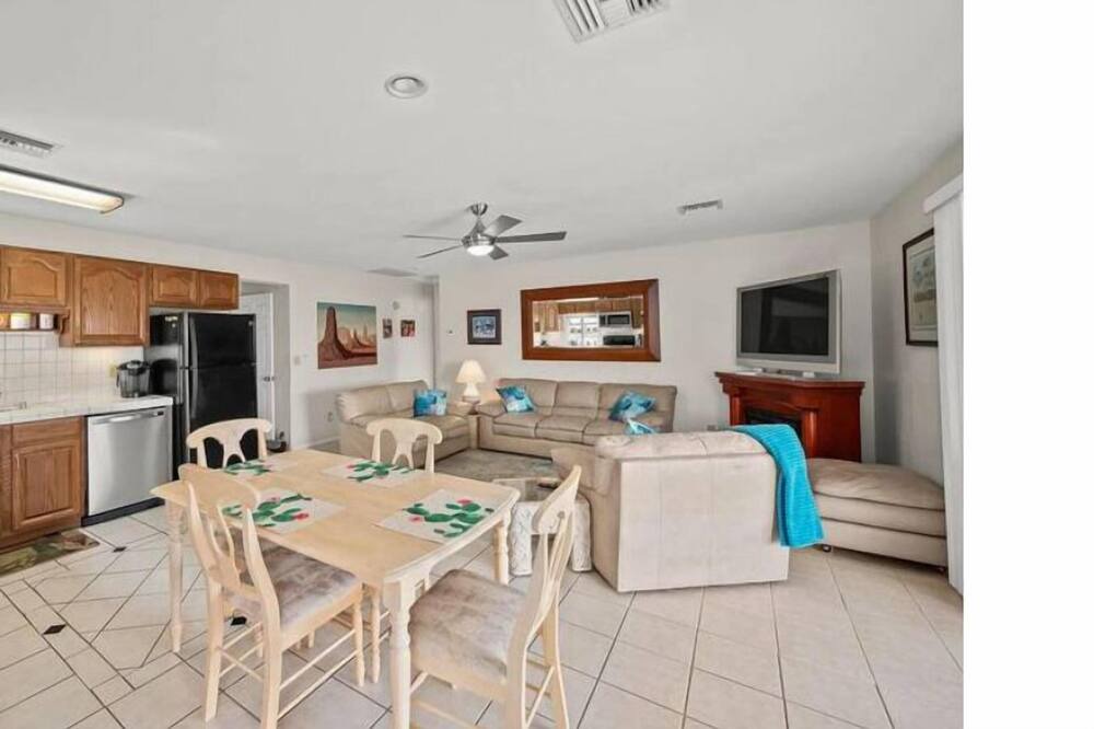 Photo of Bedroom in Cienega Springs