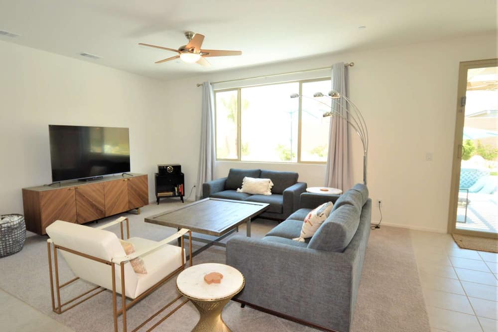 Photo of Livingroom in Coachella