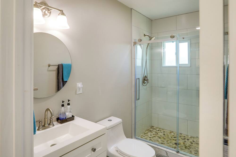 Photo of Bathroom in Callender