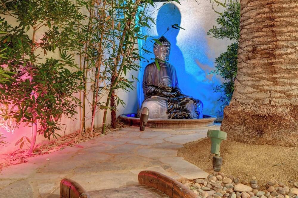 Photo of Outdoor in Sunrise Manor