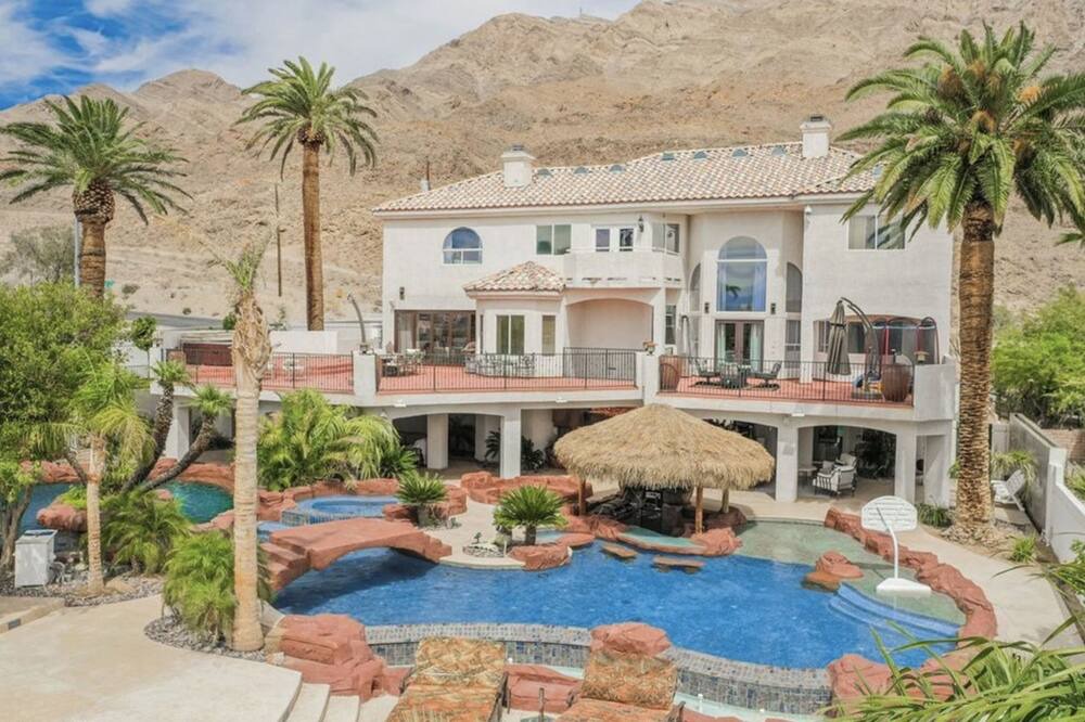 Photo of Outdoor in Sunrise Manor