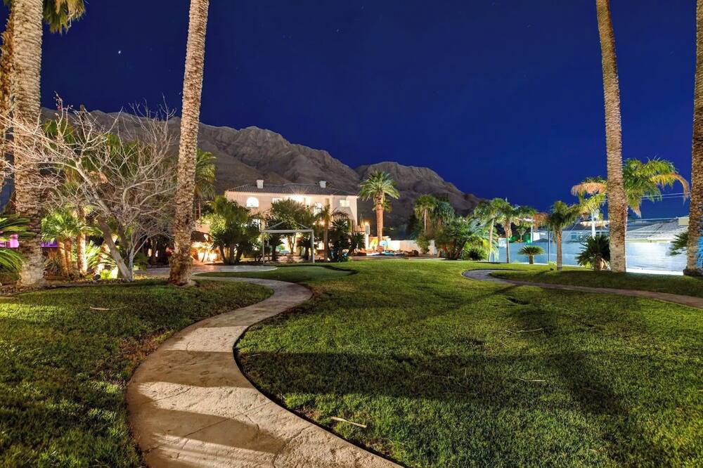 Photo of Outdoor in Sunrise Manor