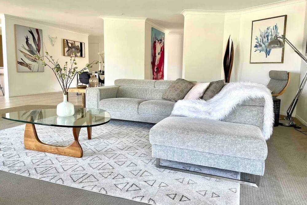 Photo of Livingroom in Runaway Bay
