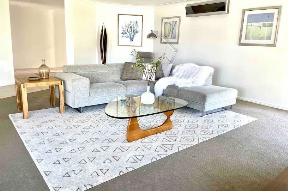 Photo of Livingroom in Runaway Bay