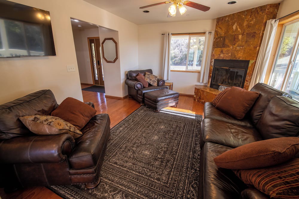 Photo of Livingroom in Julian