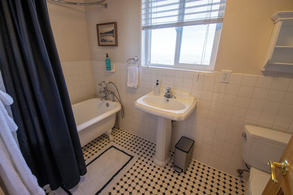 Photo of Bathroom in Julian