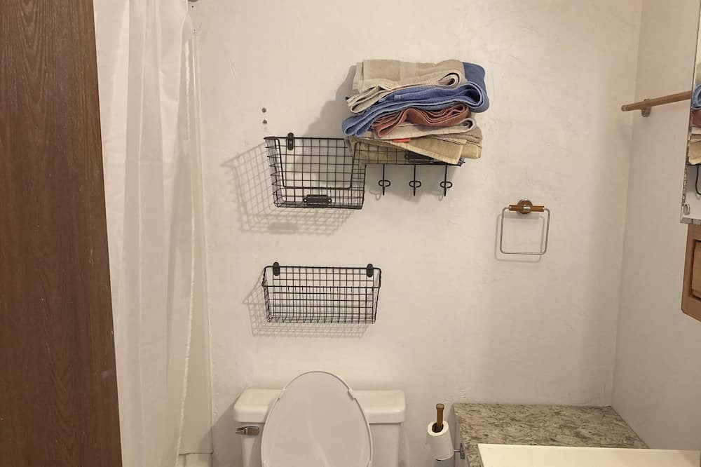 Photo of Bathroom in Mokuleia