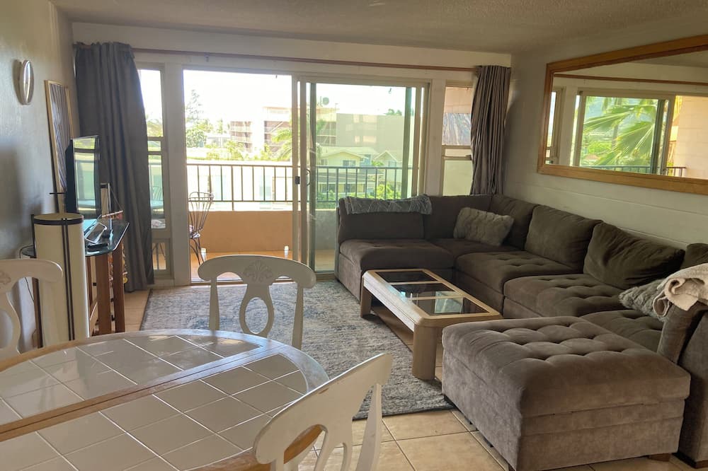 Photo of Livingroom in Mokuleia