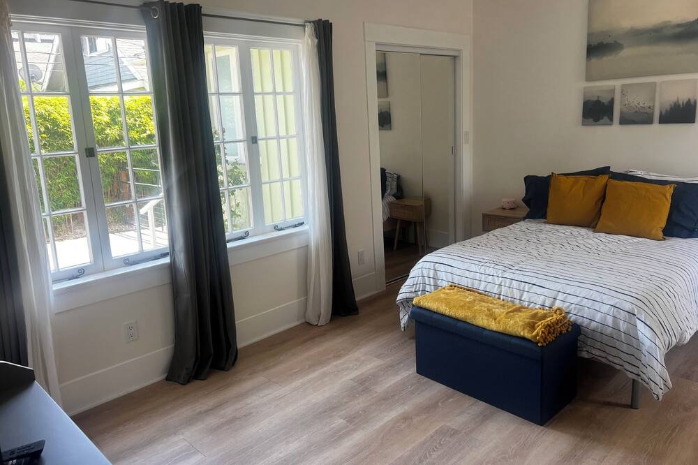 Photo of Bedroom in Oak Park
