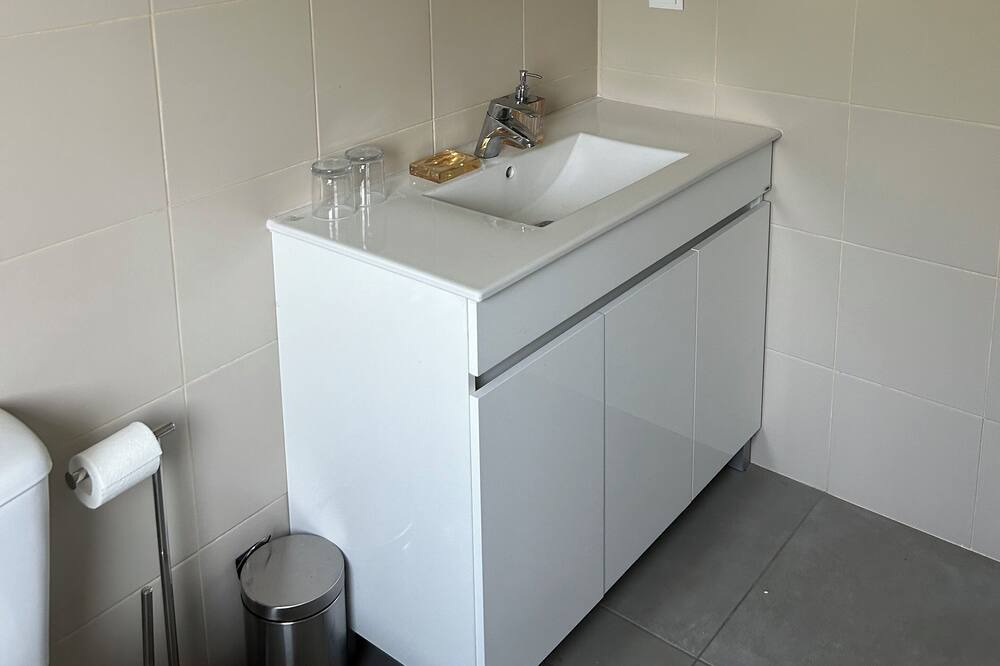 Photo of Bathroom in Moitas