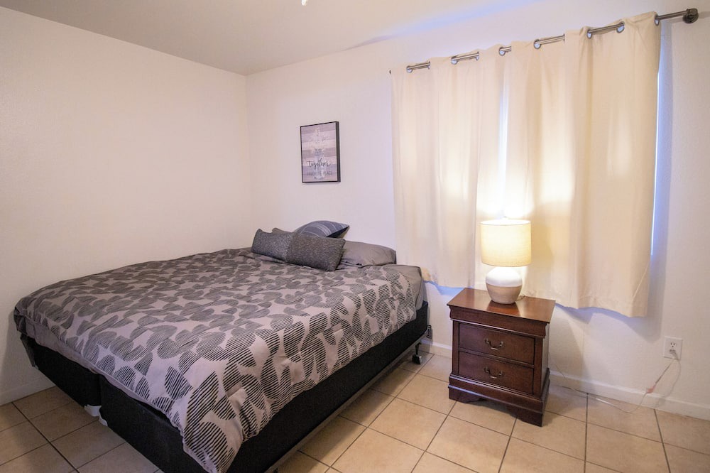 Photo of Bedroom in Porterville