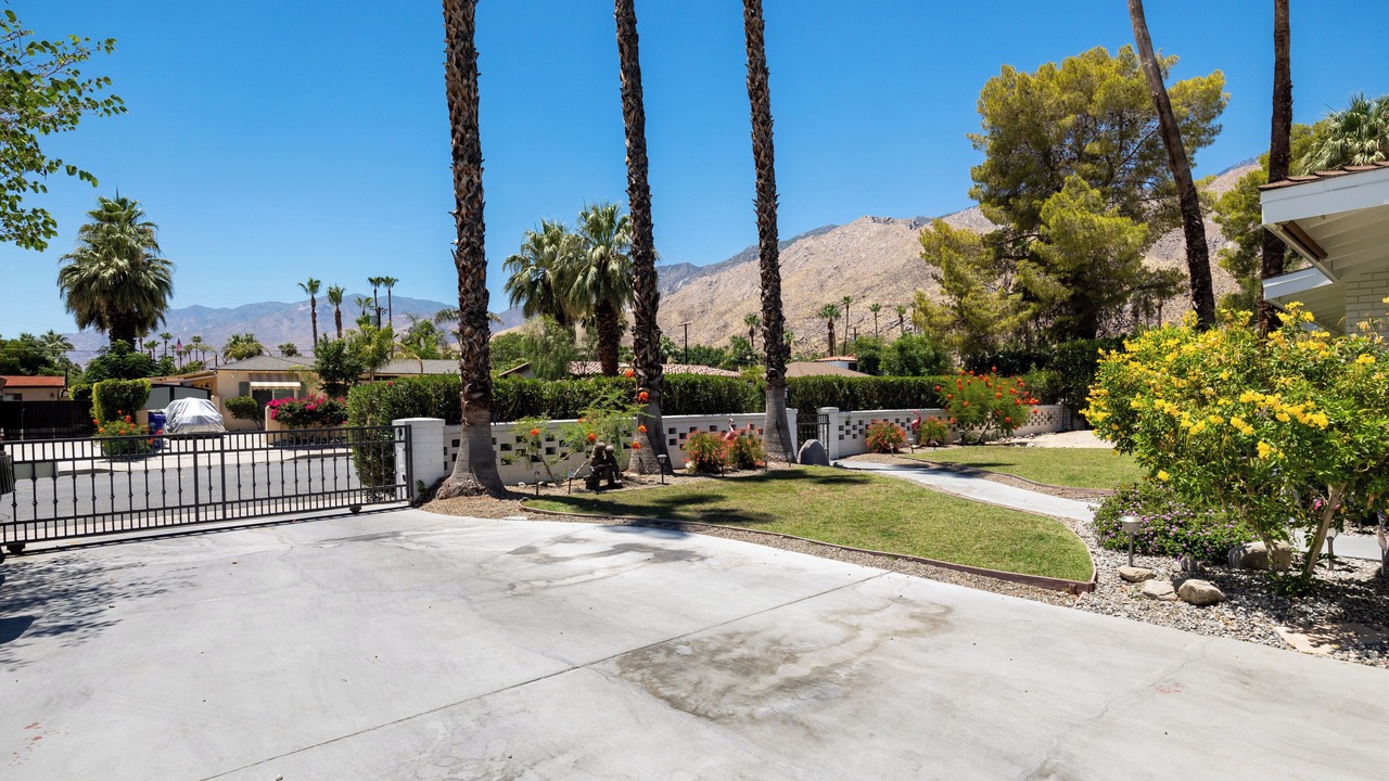 Photo of Outdoor in Tahquitz River Estates