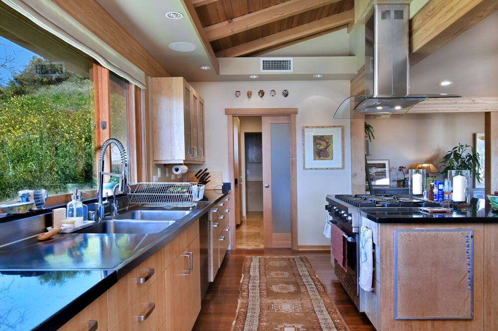 Photo of Bedroom in Topanga