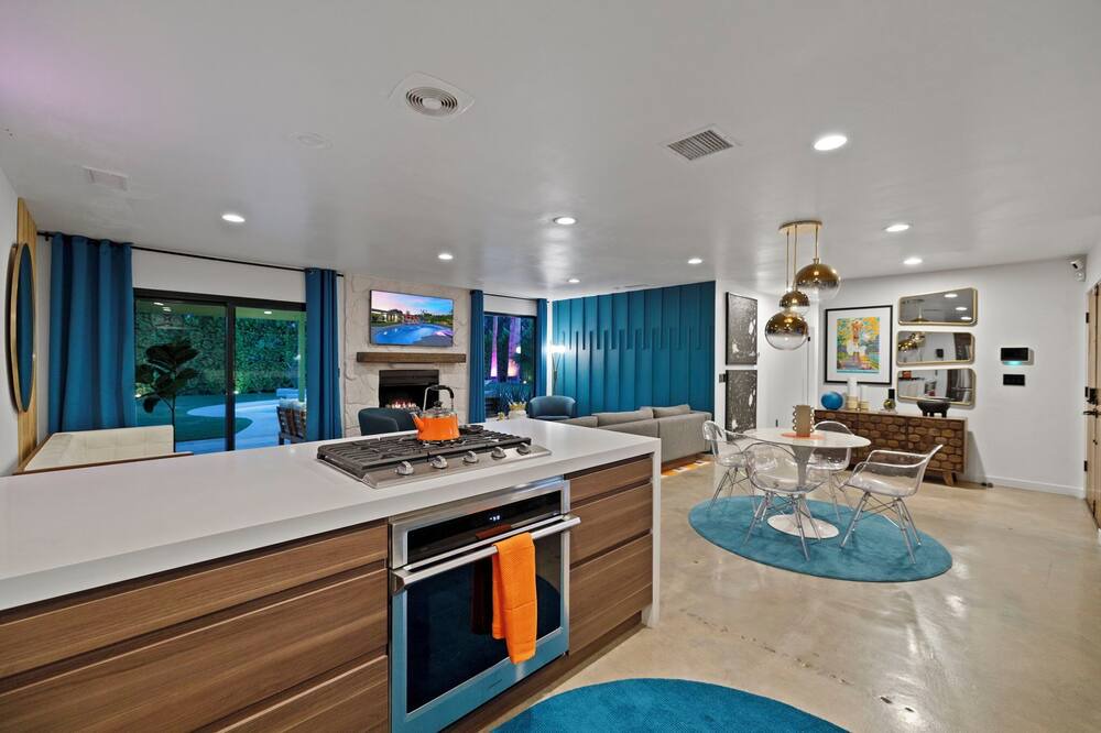 Photo of Kitchen in Racquet Club South