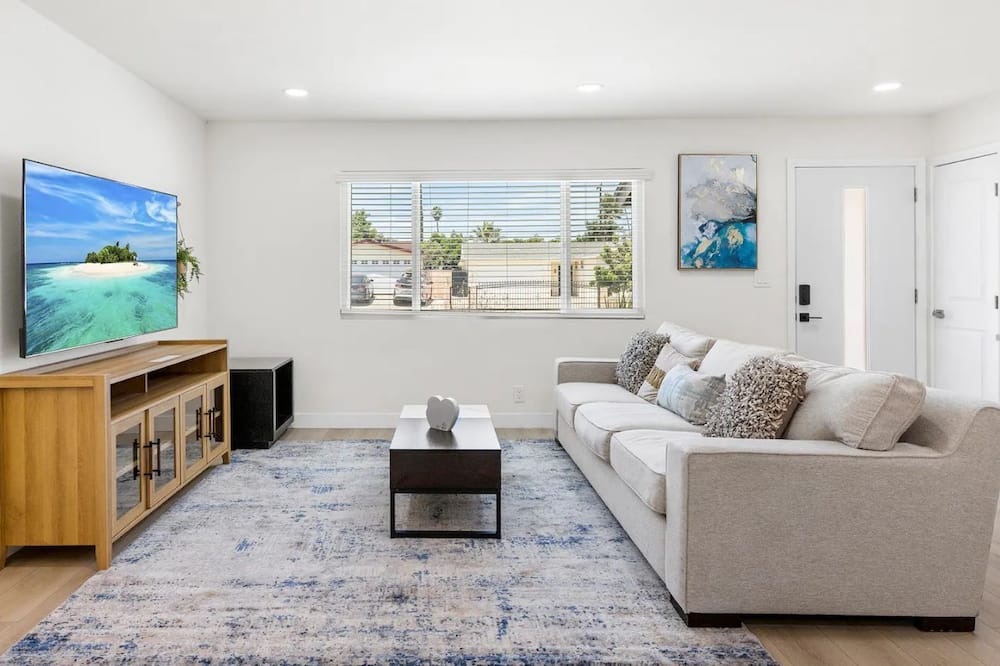 Photo of Livingroom in City of Industry