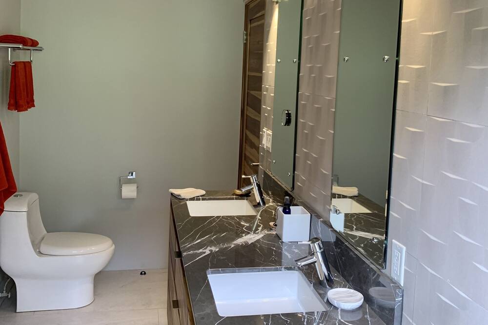 Photo of Bathroom in Ballena