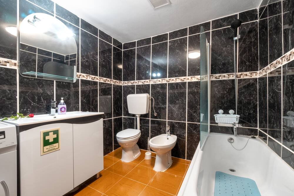 Photo of Bathroom in Cadaval