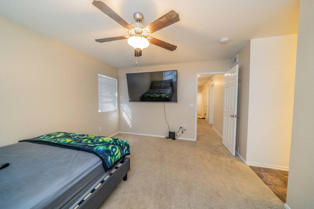 Photo of Bedroom in Mira Loma