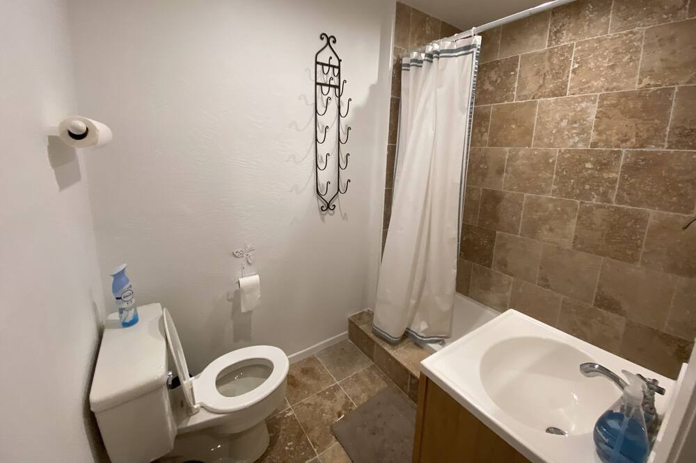 Photo of Bathroom in Blue Jay