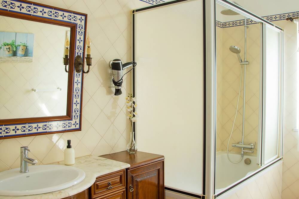 Photo of Bathroom in Alcacer do Sal