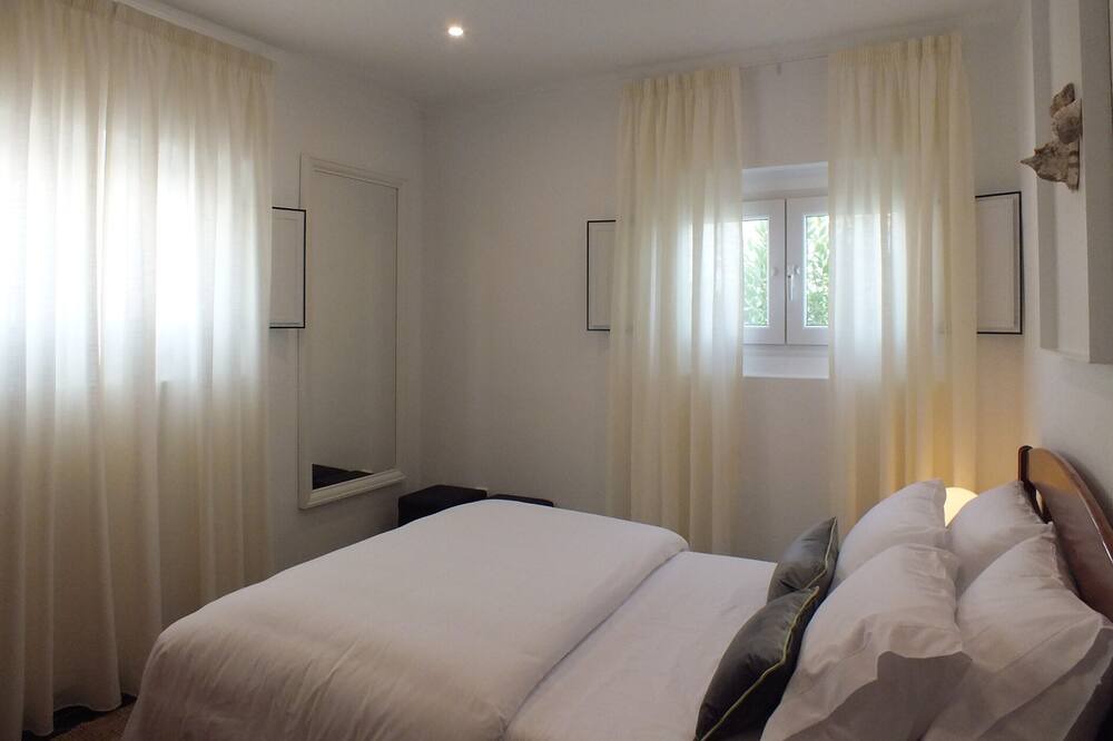 Photo of Bedroom in Atalaia