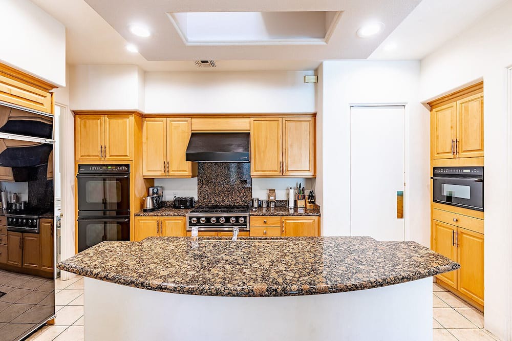Photo of Kitchen in Araby Commons