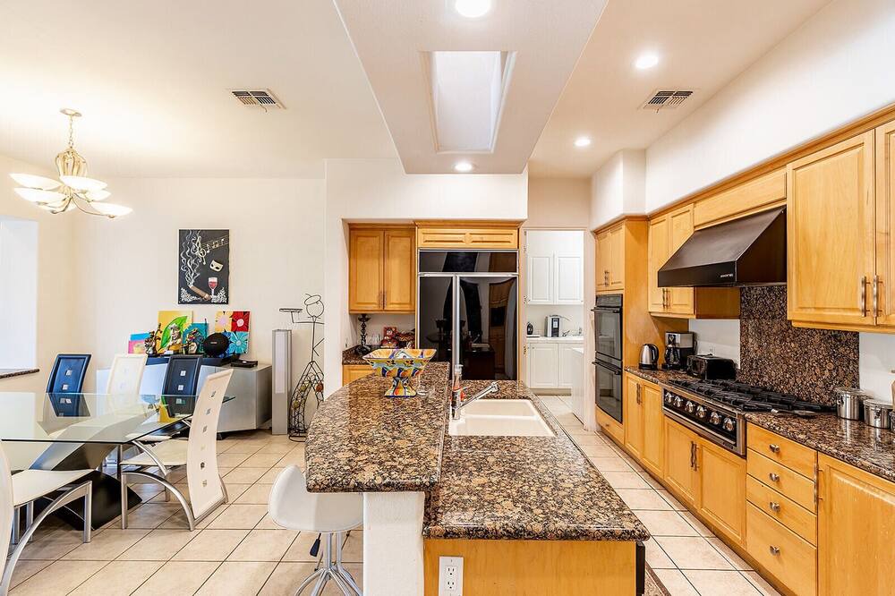 Photo of Kitchen in Araby Commons