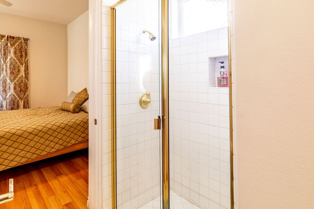 Photo of Bedroom in Araby Commons