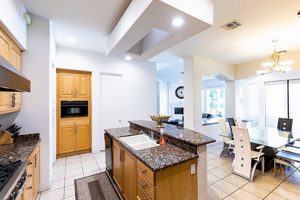 Photo of Kitchen in Araby Commons