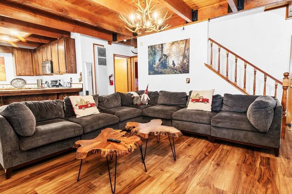 Photo of Livingroom in Fox Farm