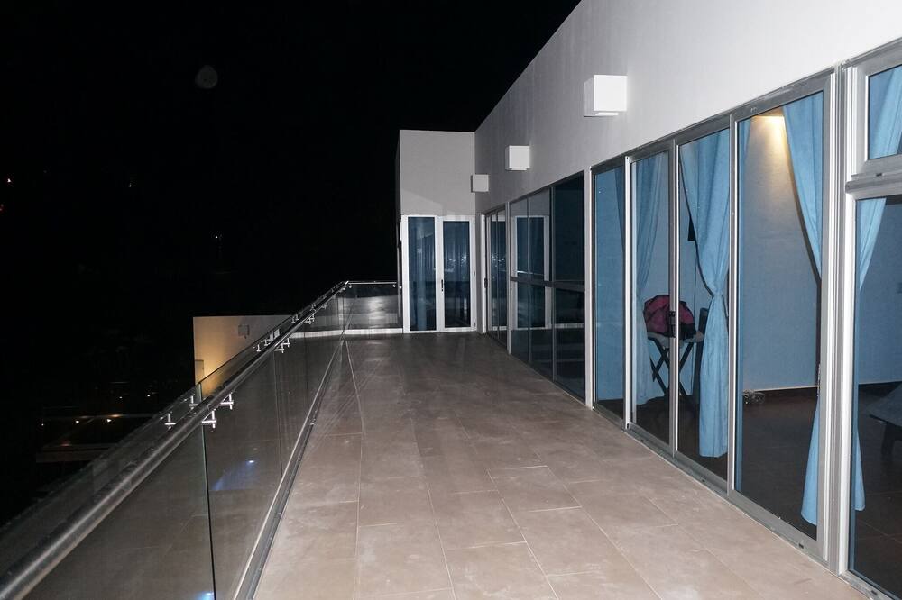 Photo of Patio Balcony in Pacific Marlin