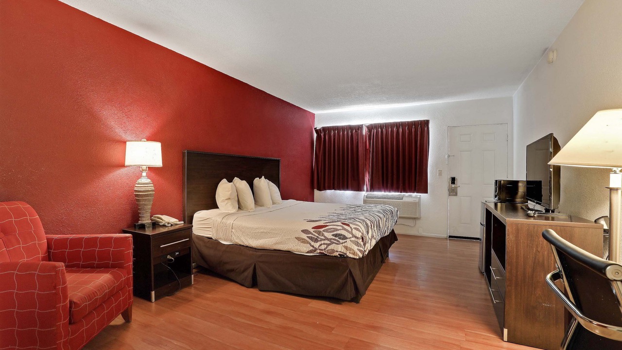 Photo of Bedroom in Needles